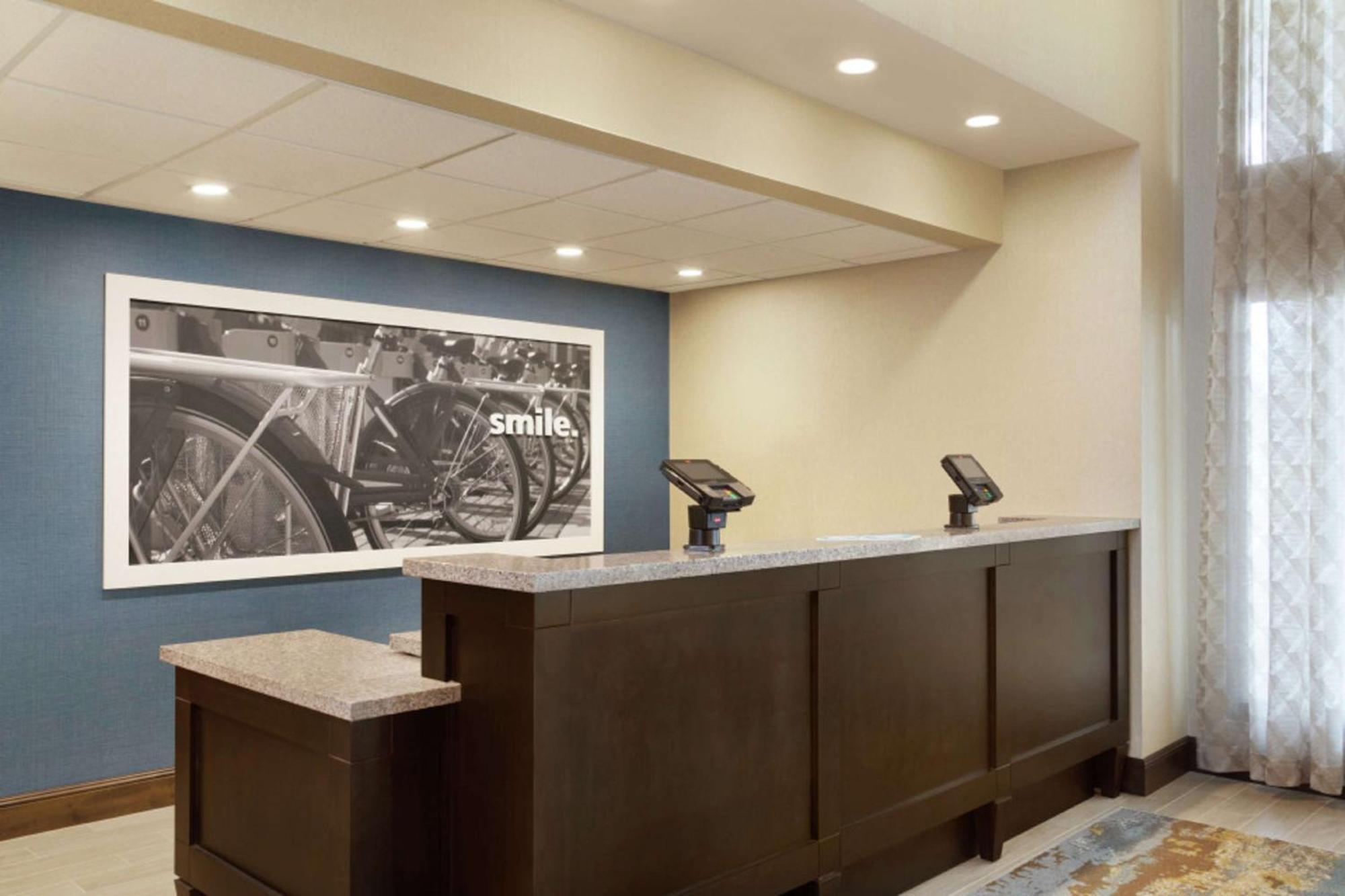 Hampton Inn And Suites Springdale Extérieur photo