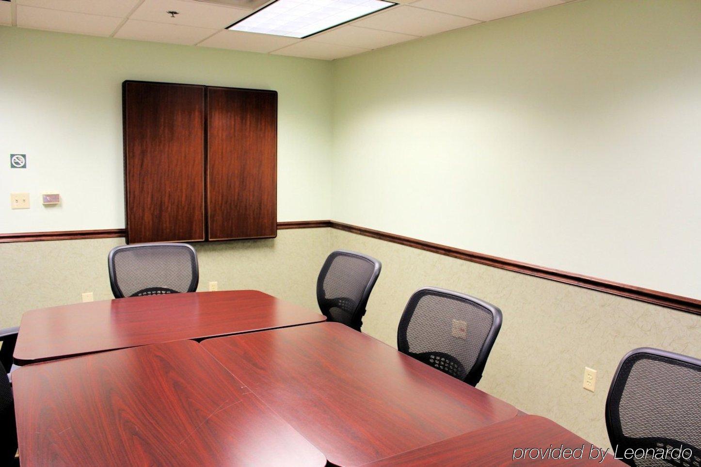 Hampton Inn And Suites Springdale Business photo